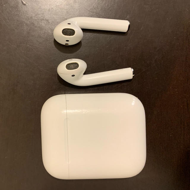 スマホアクセサリーApple製品  air pods （エアポッズ）