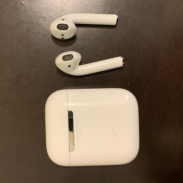 スマホアクセサリーApple製品  air pods （エアポッズ）