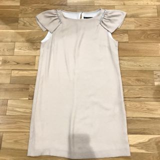 ザラ(ZARA)のZARA ベージュ　ワンピース　結婚式(ひざ丈ワンピース)