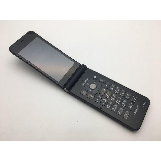 富士通(フジツウ)のSIMフリー docomo ARROWS ケータイ F-05G ブラック◆中古◆ スマホ/家電/カメラのスマートフォン/携帯電話(携帯電話本体)の商品写真