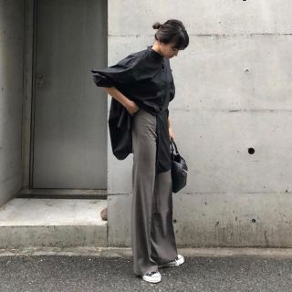 トゥモローランド(TOMORROWLAND)のyonfa  boots cut suits pants(カジュアルパンツ)