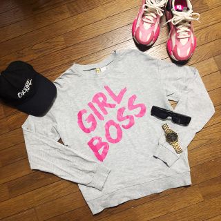 エイチアンドエム(H&M)のH&M♡美品♡"GIRLBOSS"ロゴ♡プリント♡プルオーバー♡ピンク♡(トレーナー/スウェット)