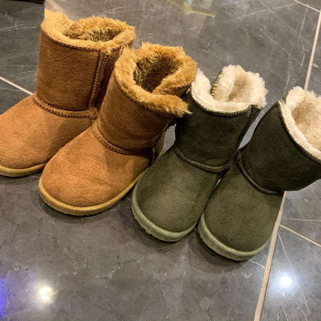 UGG(アグ)のキッズ　13センチ　美品　ムートンブーツ　双子 キッズ/ベビー/マタニティのベビー靴/シューズ(~14cm)(ブーツ)の商品写真