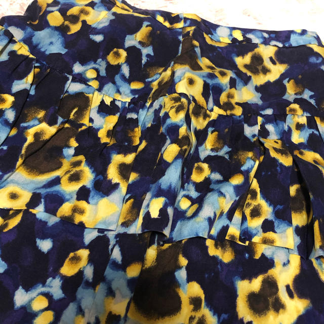 花柄フリルスカート  レディースのスカート(ミニスカート)の商品写真