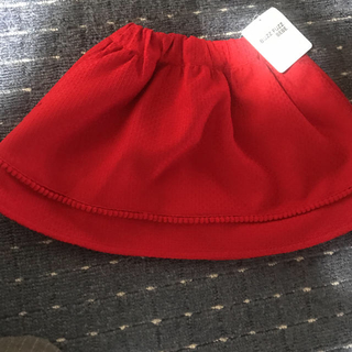 ベベ(BeBe)の赤色スカート(スカート)