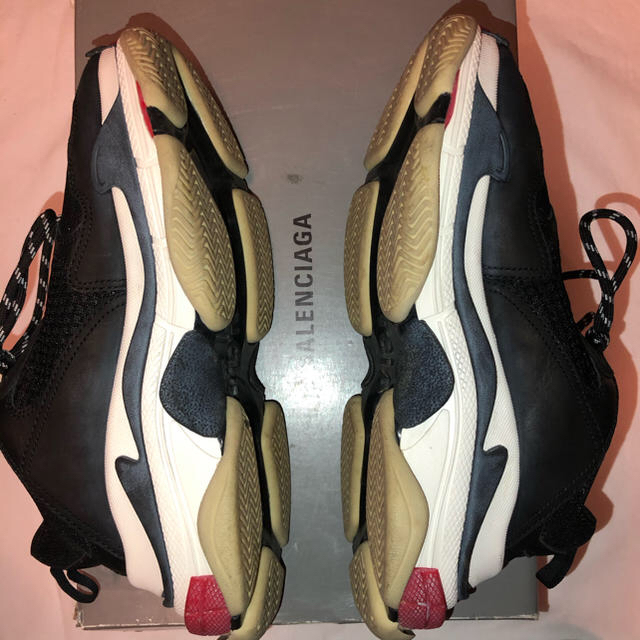 Balenciaga(バレンシアガ)のBALENCIAGA triple s 42 確実正規品　 メンズの靴/シューズ(スニーカー)の商品写真