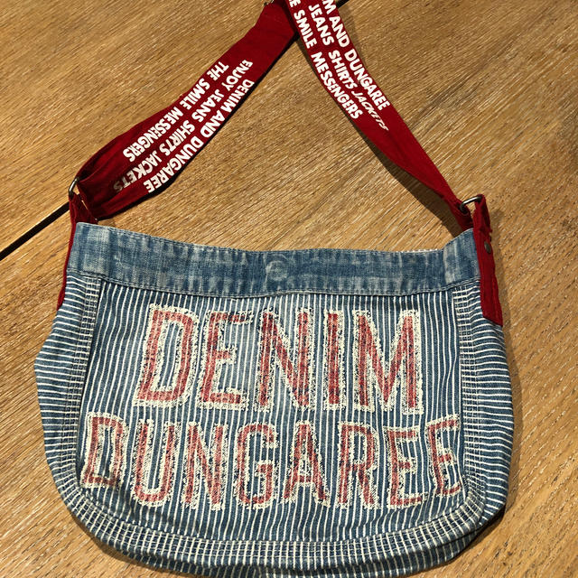 DENIM DUNGAREE(デニムダンガリー)のDENIM DUNGAREE バック キッズ/ベビー/マタニティのこども用バッグ(その他)の商品写真