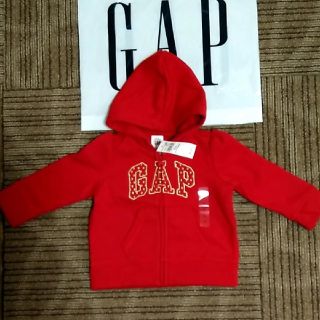 ギャップキッズ(GAP Kids)の新品タグ付き★GAP パーカー　70　半額以下(トレーナー)