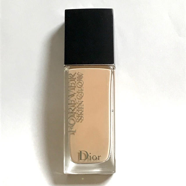 Dior(ディオール)のディオールスキン フォーエヴァー フルイドグロウ 0N コスメ/美容のベースメイク/化粧品(ファンデーション)の商品写真