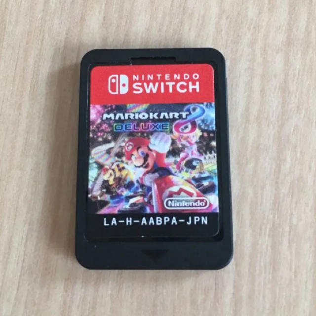 Nintendo Switch(ニンテンドースイッチ)のSwitch マリオカート8デラックス エンタメ/ホビーのゲームソフト/ゲーム機本体(家庭用ゲームソフト)の商品写真