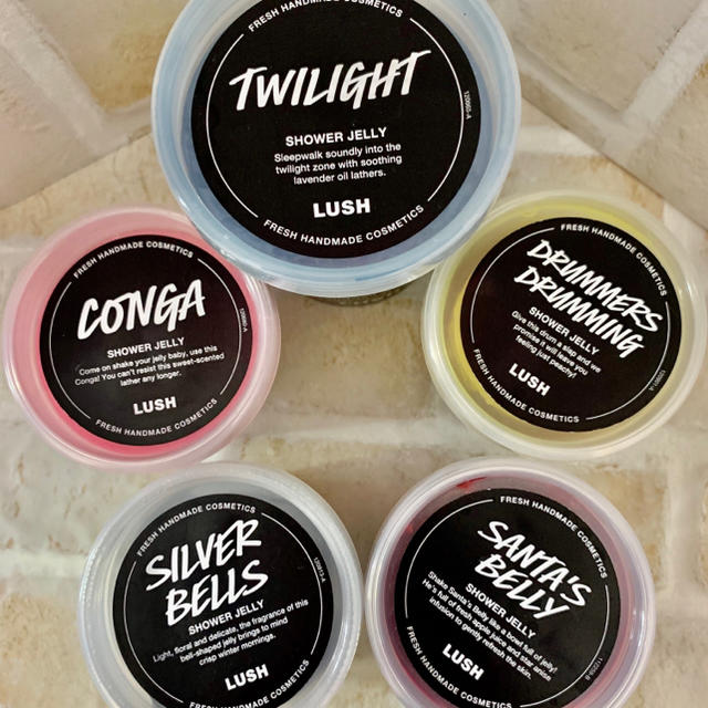 LUSH(ラッシュ)のLUSH シャワージェリー　5個セット コスメ/美容のボディケア(ボディソープ/石鹸)の商品写真