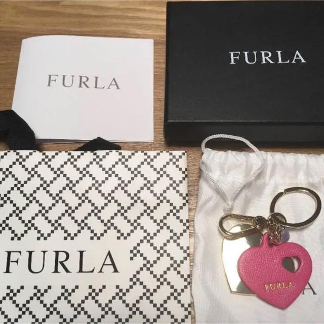 Furla(フルラ)の新品 FURLA ハートのキーリング レディースのファッション小物(キーケース)の商品写真