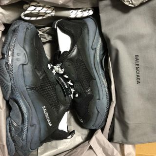 バレンシアガ(Balenciaga)のBALENCIAGA triple s black (スニーカー)