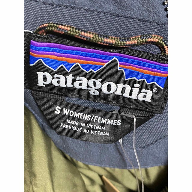 patagonia(パタゴニア)のパタゴニア  patagonia ビビー　フーデッド　ベスト レディースのジャケット/アウター(ダウンベスト)の商品写真