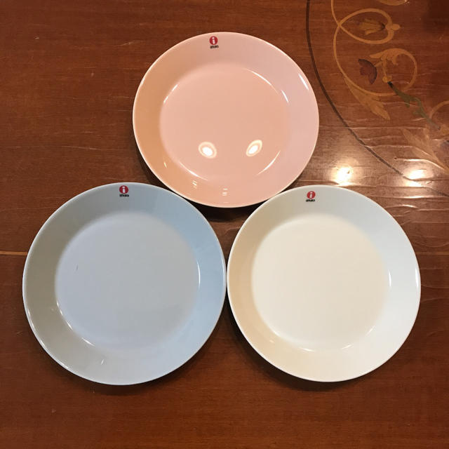 iittala(イッタラ)の新品☆イッタラ ティーマ  21cmプレート 3枚 インテリア/住まい/日用品のキッチン/食器(食器)の商品写真