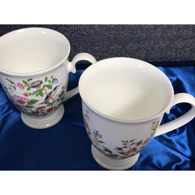 Aynsley China(エインズレイ)の【未使用】cottage garden ・pembroke フッテッドマグカップ インテリア/住まい/日用品のキッチン/食器(食器)の商品写真