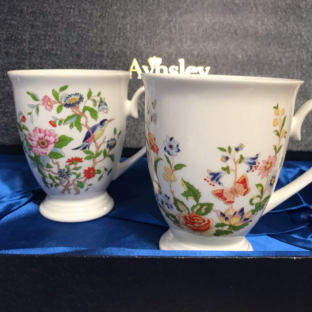 Aynsley China(エインズレイ)の【未使用】cottage garden ・pembroke フッテッドマグカップ インテリア/住まい/日用品のキッチン/食器(食器)の商品写真