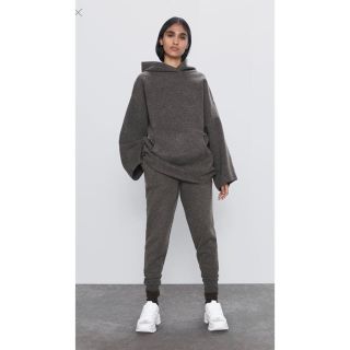 ザラ(ZARA)の新作　2020 ZARA (パーカー)