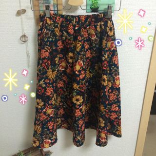 ダブルクローゼット(w closet)のダブクロ♡レトロ花柄♡ミドル丈スカート♡(ひざ丈スカート)