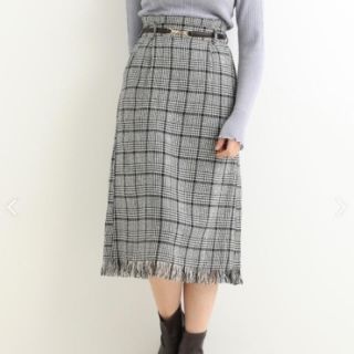 マジェスティックレゴン(MAJESTIC LEGON)の裾フリンジＩラインスカート(ひざ丈スカート)