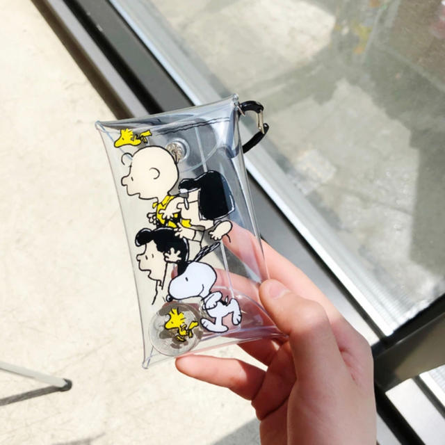 SNOOPY(スヌーピー)の新品★ SNOOPY クリア ポーチ レディースのファッション小物(キーホルダー)の商品写真