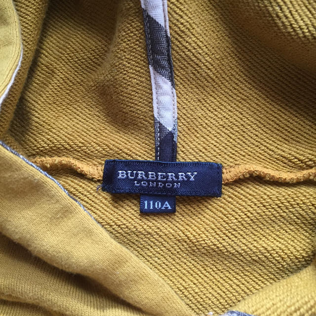 BURBERRY(バーバリー)のBurberry バーバリー フード付トレーナー 110 キッズ/ベビー/マタニティのキッズ服男の子用(90cm~)(Tシャツ/カットソー)の商品写真