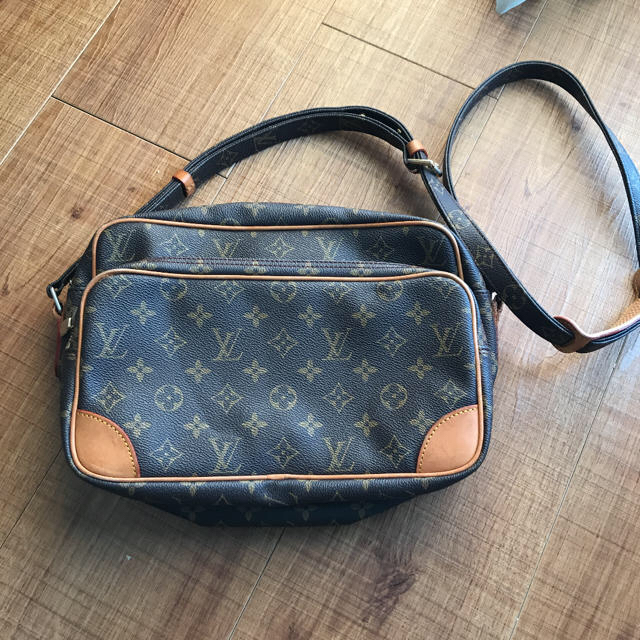 LOUIS VUITTON(ルイヴィトン)のLOUIS VUITTON ショルダーバッグ レディースのバッグ(ショルダーバッグ)の商品写真