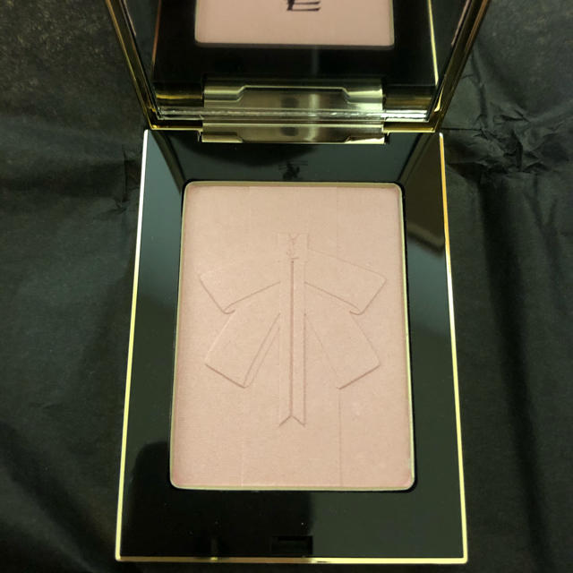 Yves Saint Laurent Beaute(イヴサンローランボーテ)のイヴサンローラン クチュール　フェイスパレット　モン　パリクチュール コスメ/美容のベースメイク/化粧品(フェイスカラー)の商品写真