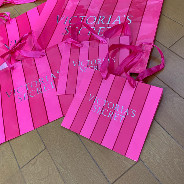 Victoria's Secret(ヴィクトリアズシークレット)のヴィクシー♪ショップ袋♪ Victoria’s Secret レディースのバッグ(ショップ袋)の商品写真