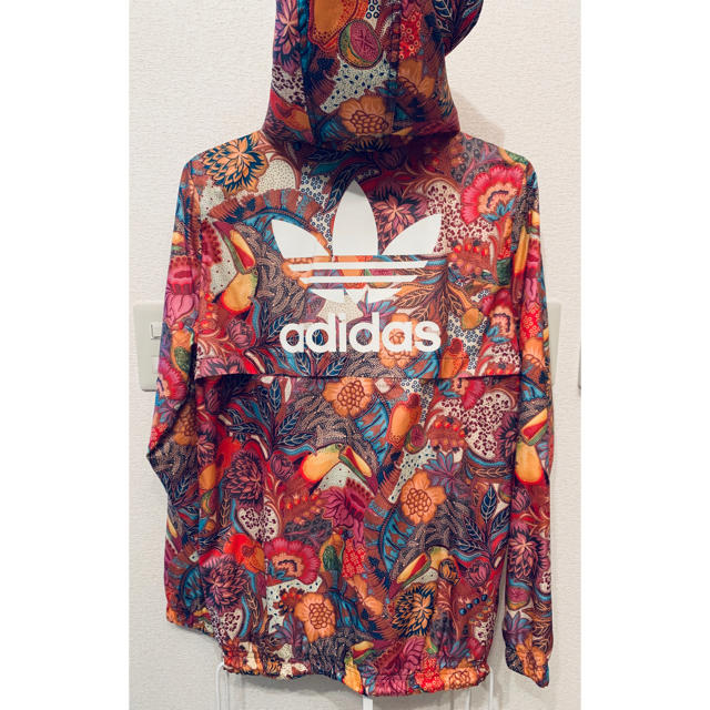 adidas(アディダス)のadidas Originals by The Farm ウィンドブレーカー  レディースのジャケット/アウター(ナイロンジャケット)の商品写真