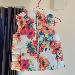 ザラキッズ(ZARA KIDS)のZARA 花柄ベスト 104cm(ジャケット/上着)