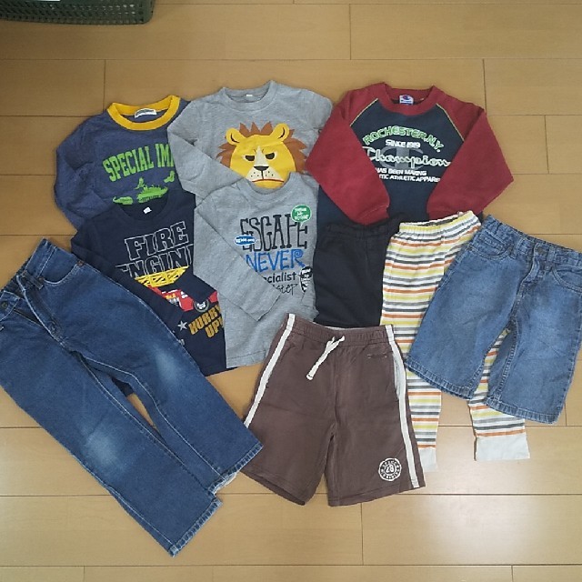 UNIQLO(ユニクロ)の男の子服110まとめ売り★47点 キッズ/ベビー/マタニティのキッズ服男の子用(90cm~)(Tシャツ/カットソー)の商品写真