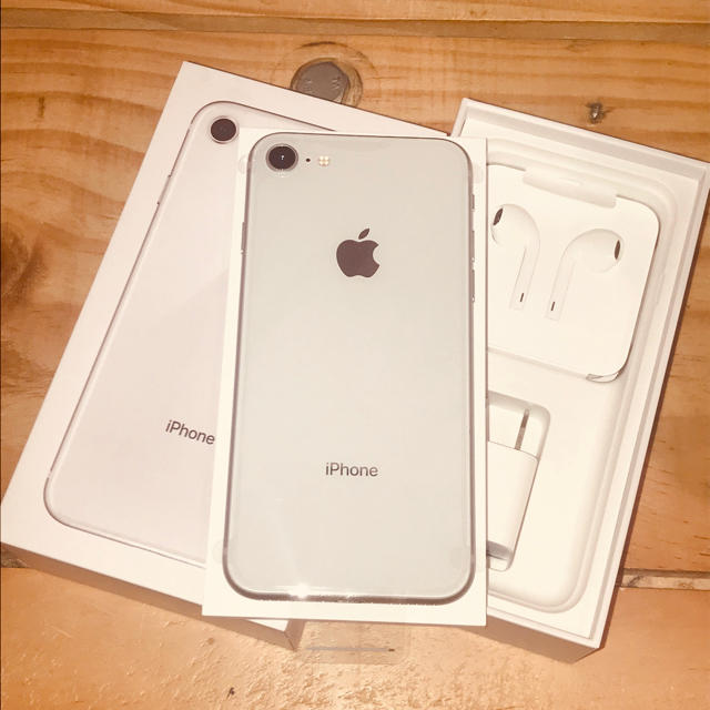 iPhone 8 Silver 64 GB SIMフリー