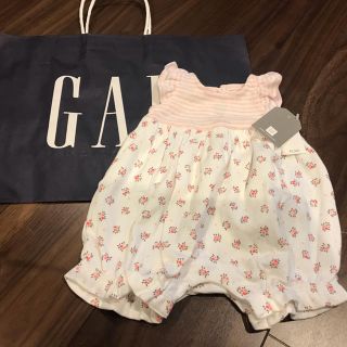 ベビーギャップ(babyGAP)のbabygap  花柄ロンパース　新生児(ロンパース)