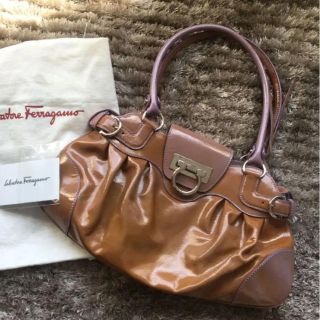 フェラガモ(Ferragamo)の※値下げ!フェラガモ　バッグ　ハンドバッグ　ショルダーバッグ　ブラウン(ハンドバッグ)