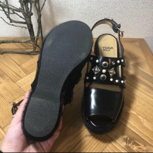 TOGA(トーガ)の【TOGA】メタルプラットフォーム　Metal platform レディースの靴/シューズ(サンダル)の商品写真