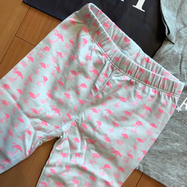 babyGAP(ベビーギャップ)の新品★baby gap半袖トップス&レギンスパンツ95 キッズ/ベビー/マタニティのキッズ服女の子用(90cm~)(パンツ/スパッツ)の商品写真