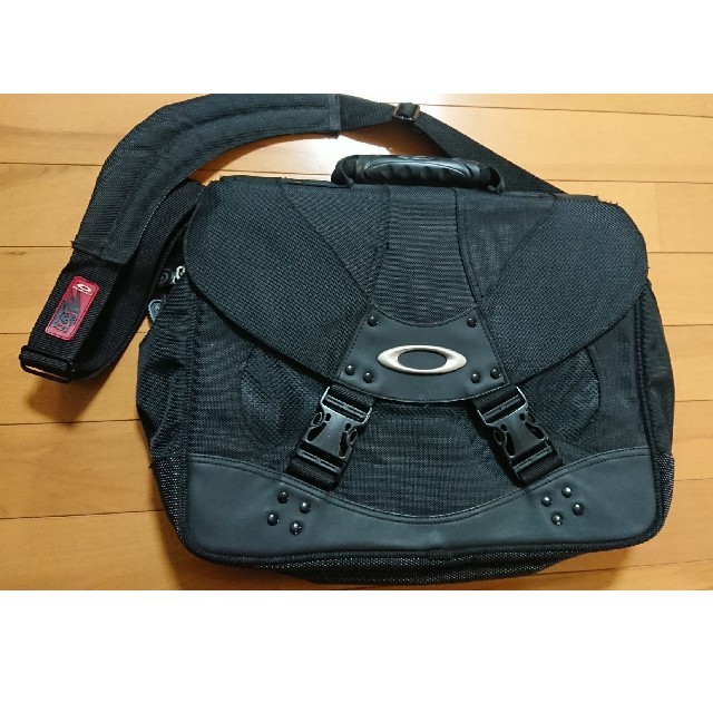 Oakley 再値下げ‼️ OAKLEY オークリー ビジネスバッグ