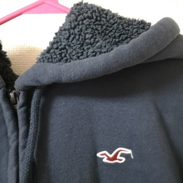 Hollister(ホリスター)の美品 HOLLISTER パーカー サイズ XL メンズのトップス(パーカー)の商品写真