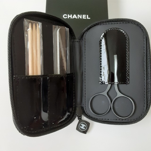 CHANEL(シャネル)の新品　CHANEL　ネイルケアセット　非売品 エンタメ/ホビーのコレクション(ノベルティグッズ)の商品写真