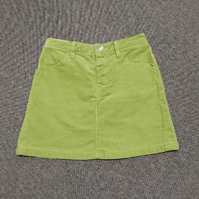 UNIQLO(ユニクロ)のユニクロ コーデュロイスカート 黄緑 M 120 130 キッズ/ベビー/マタニティのキッズ服女の子用(90cm~)(スカート)の商品写真