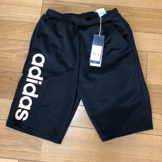 adidas(アディダス)のアディダスハーフパンツ　140 キッズ/ベビー/マタニティのキッズ服女の子用(90cm~)(パンツ/スパッツ)の商品写真