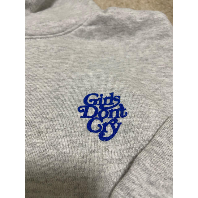 GDC(ジーディーシー)の【girls don’t cry】butterfly hoodie  メンズのトップス(パーカー)の商品写真