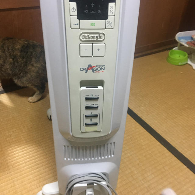 DeLonghi(デロンギ)のデロンギ   オイルヒーター スマホ/家電/カメラの冷暖房/空調(オイルヒーター)の商品写真