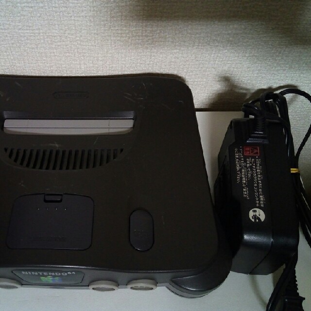 NINTENDO 64(ニンテンドウ64)の【分解洗浄済】ニンテンドウ64 コントローラー3個付  NININTENDO64 エンタメ/ホビーのゲームソフト/ゲーム機本体(家庭用ゲーム機本体)の商品写真