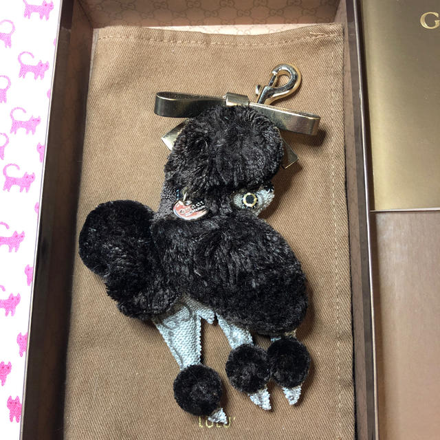 Gucci(グッチ)のグッチ（GUCCI）⭐️キーホルダー　チャーム⭐️犬　プードルのルル レディースのファッション小物(キーホルダー)の商品写真