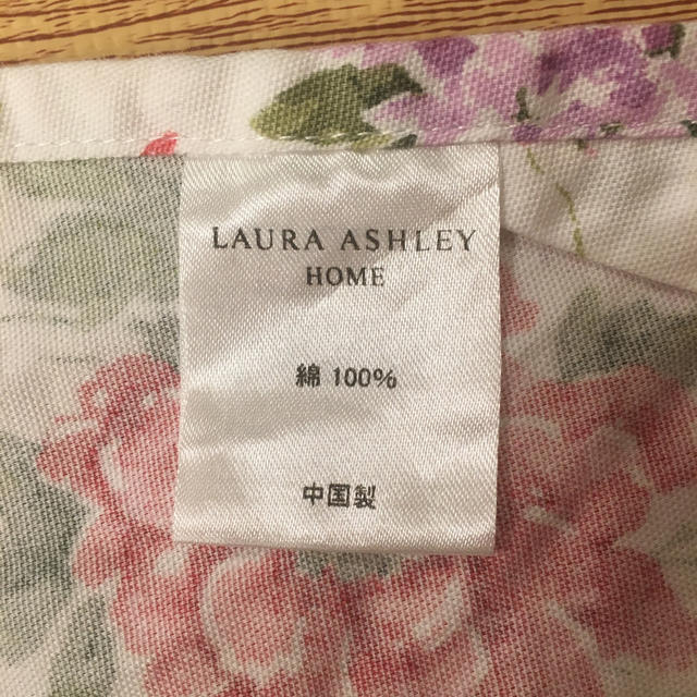 LAURA ASHLEY(ローラアシュレイ)のエプロン インテリア/住まい/日用品のキッチン/食器(その他)の商品写真