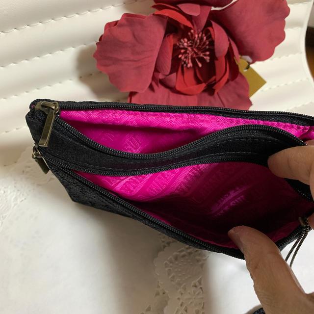 ANNA SUI(アナスイ)のまゆちゃ⭐︎様専用　美品！ANNA SUI レースポーチ　鏡付き　内側ピンク レディースのファッション小物(ポーチ)の商品写真