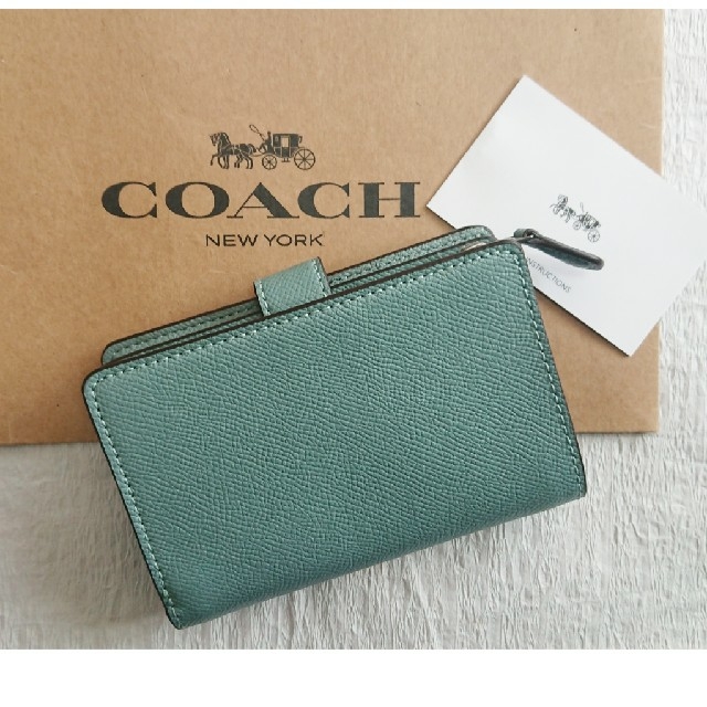 Coach 年 冬 最新作 コーチ二つ折り財布 セージの通販 By たらちゃん S Shop コーチならラクマ