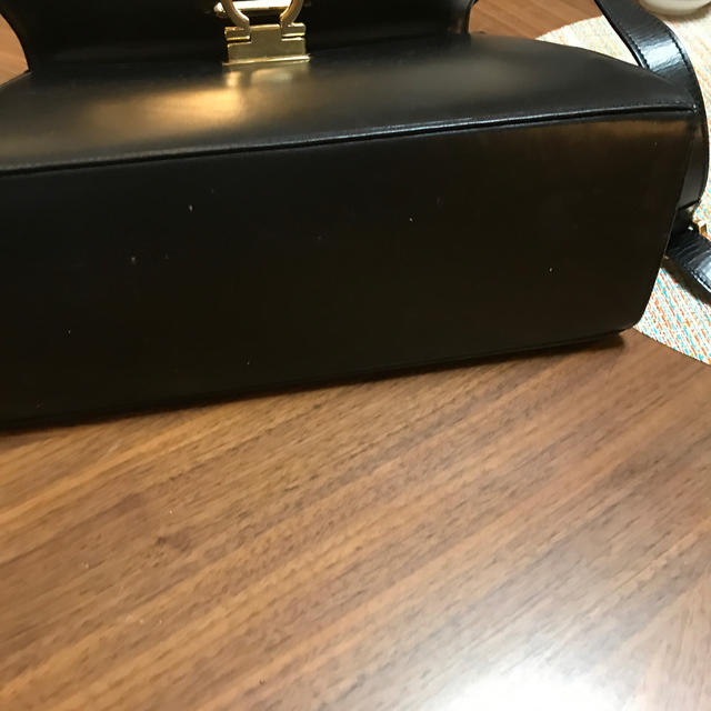 Ferragamo(フェラガモ)のフェラガモハンドバックショルダー付き レディースのバッグ(ハンドバッグ)の商品写真